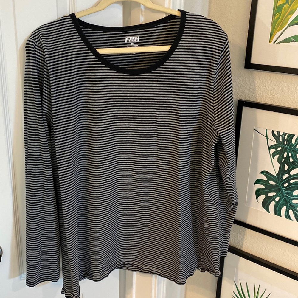 Duluth Trading black/grey long sleeve tshirt